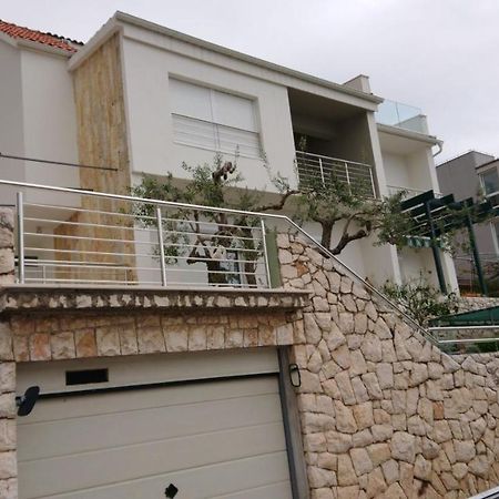 Apartment Sreta Оміш Екстер'єр фото