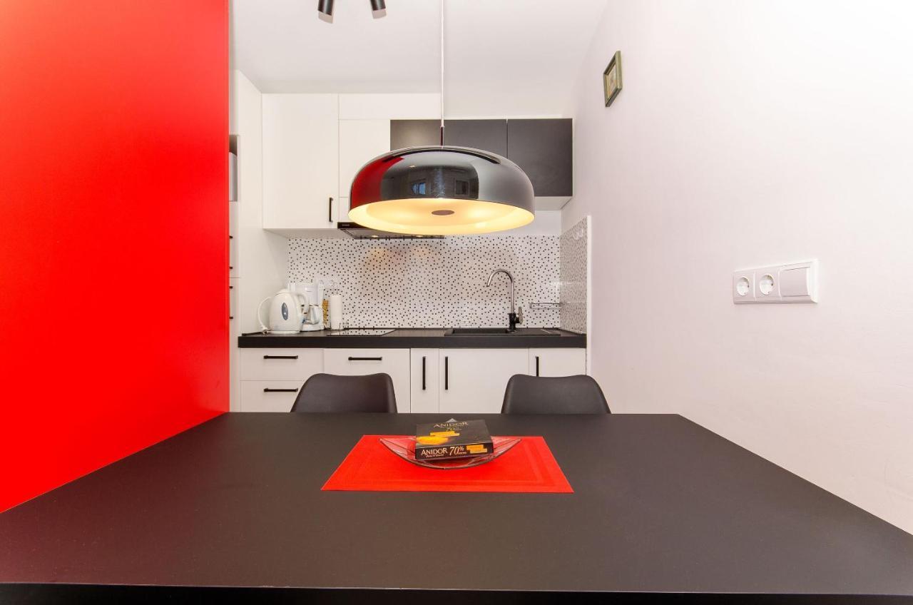Apartment Sreta Оміш Екстер'єр фото