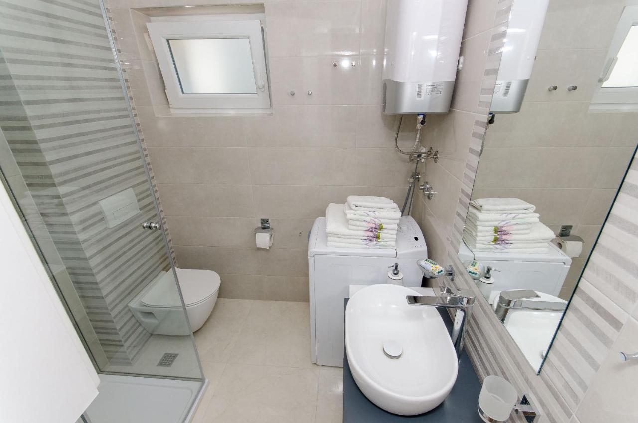 Apartment Sreta Оміш Екстер'єр фото
