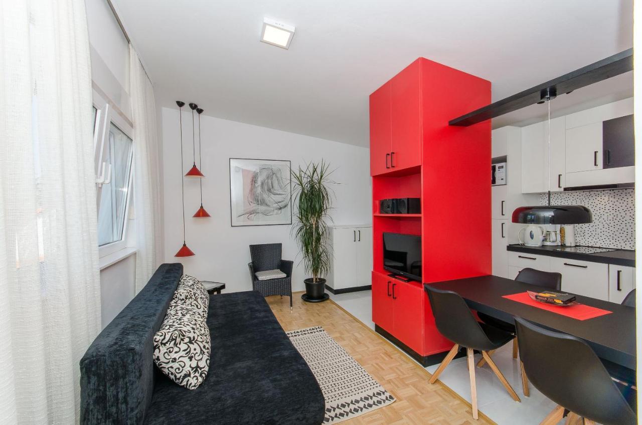 Apartment Sreta Оміш Екстер'єр фото