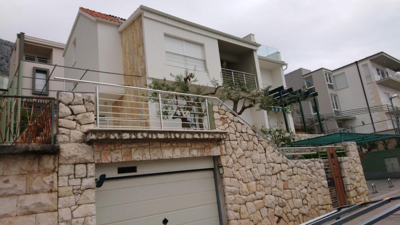 Apartment Sreta Оміш Екстер'єр фото