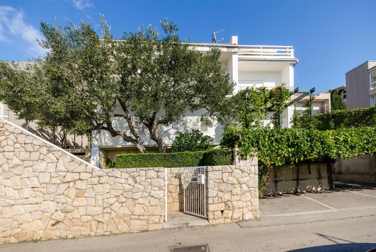 Apartment Sreta Оміш Екстер'єр фото